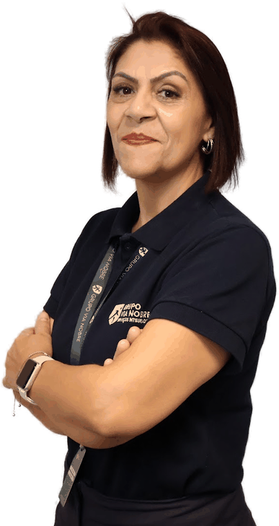 Profissional do time administrativo do Grupo Via Nobre