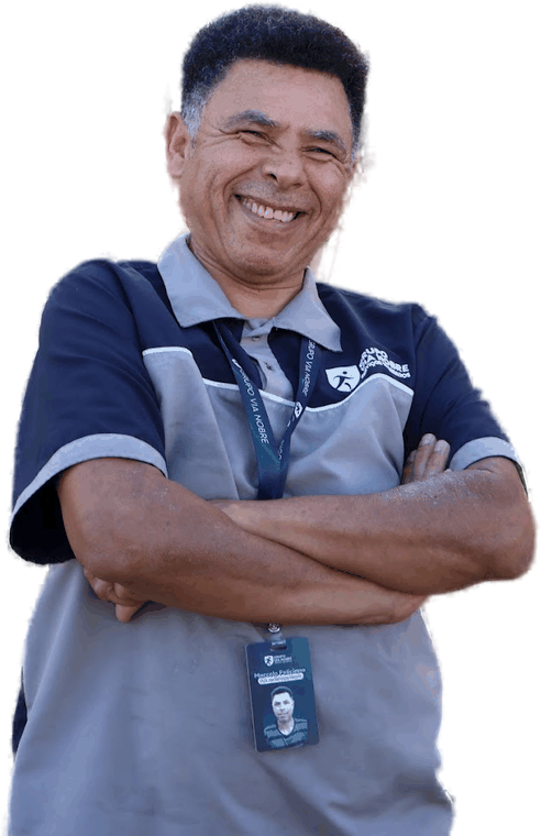 Profissional da equipe operacional do Grupo Via Nobre